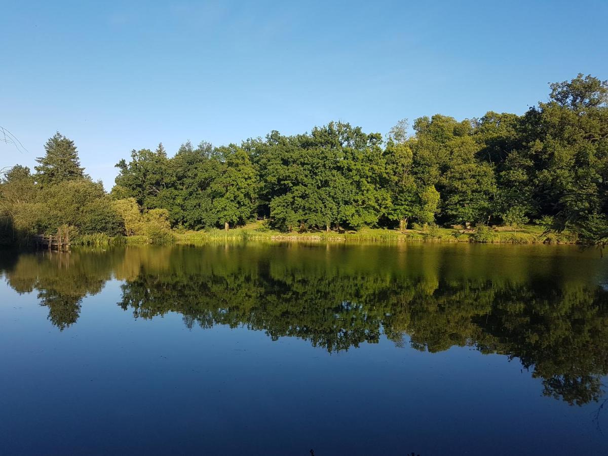 Camping De La Chagnee Saint-Aubin-le-Cloud Экстерьер фото