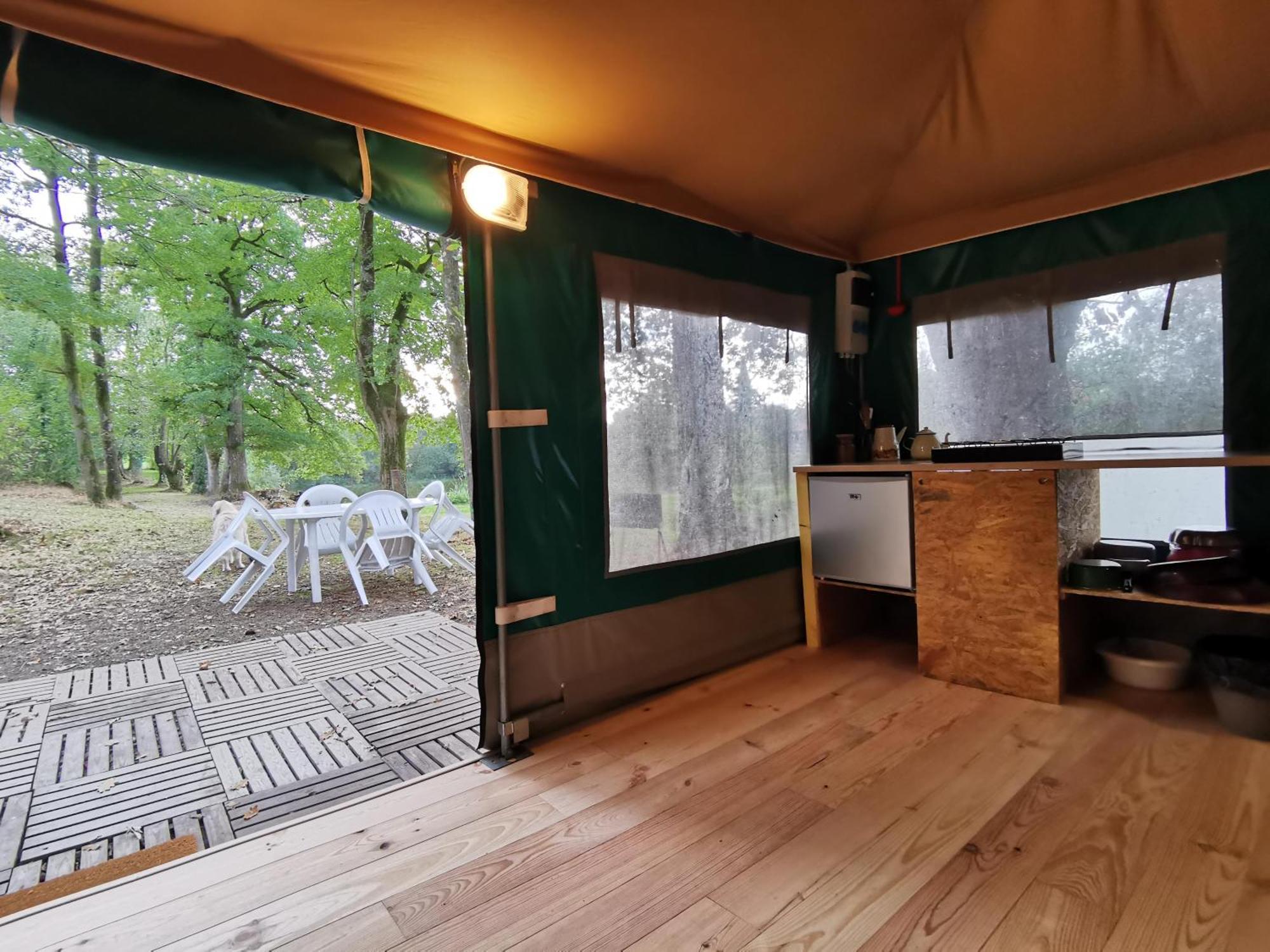 Camping De La Chagnee Saint-Aubin-le-Cloud Номер фото